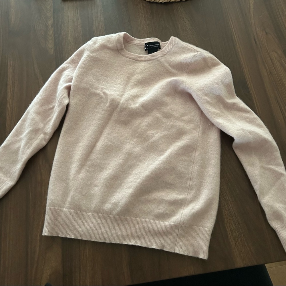 Bloomingdale's 100% 2 Ply Cashmere Sweater S-XS